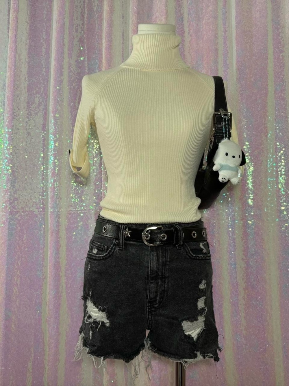 Moda International Cream Short-Sleeve Turtleneck With Button Detail ★彡